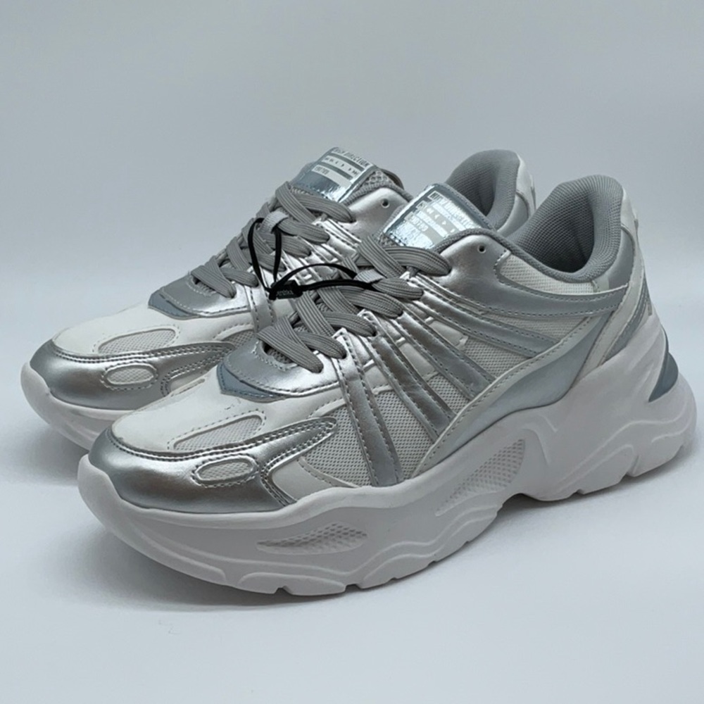 Bershka white and sliver sneaker